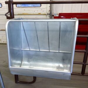 Galvanized steel hay feeder with safe rounded edges ideal for all livestock2 600x600